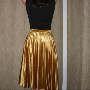 GIANNI BINI Velvet Gold Skirt Size XS woman’s